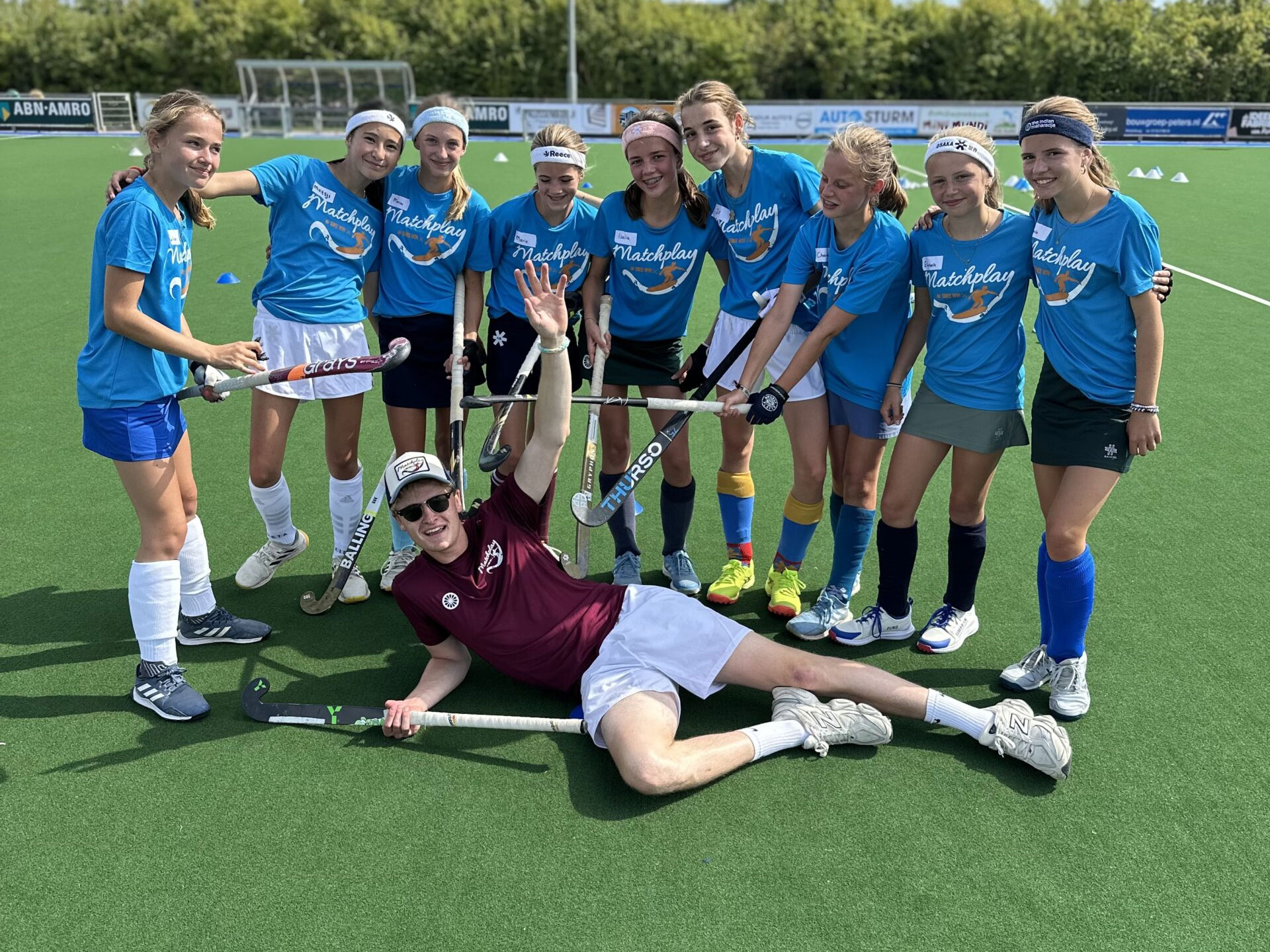 Hockeykamp met surfen