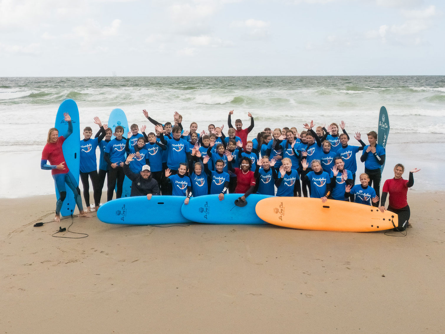 Tenniskamp met surfen